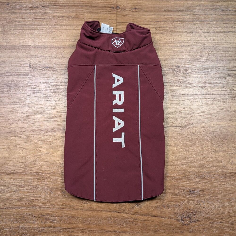 Ariat Team Softshell Dog Jacket Print Puffer Coat Sz Medium Red Spellout